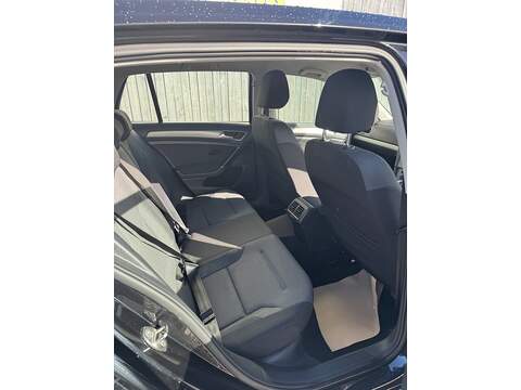 Volkswagen Golf TDI BlueMotion Tech SE - U1437