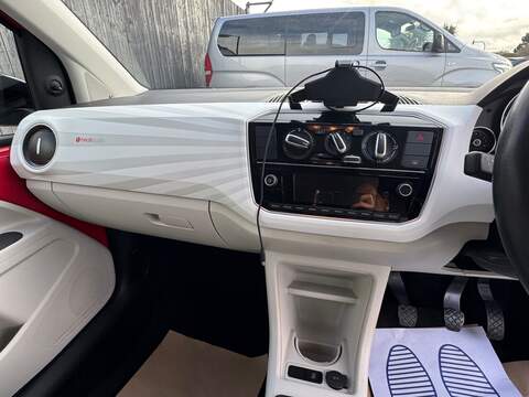 Volkswagen up! up! beats - U1450