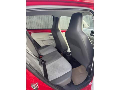 Volkswagen up! up! beats - U1450