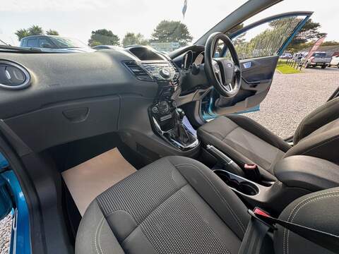 Ford Fiesta T EcoBoost Titanium - U1459