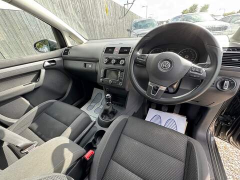 Volkswagen Touran TDI SE - U1472