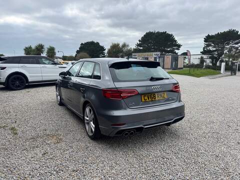 Audi A3 TFSI CoD S line - U1480