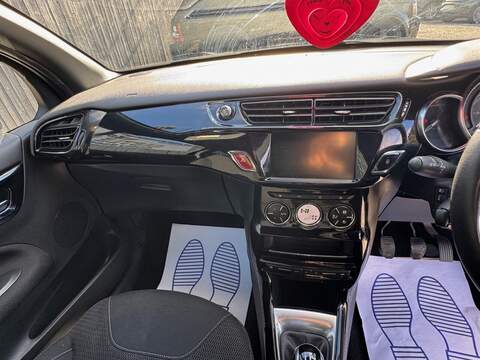 DS AUTOMOBILES DS 3 PureTech Connected Chic - U1527