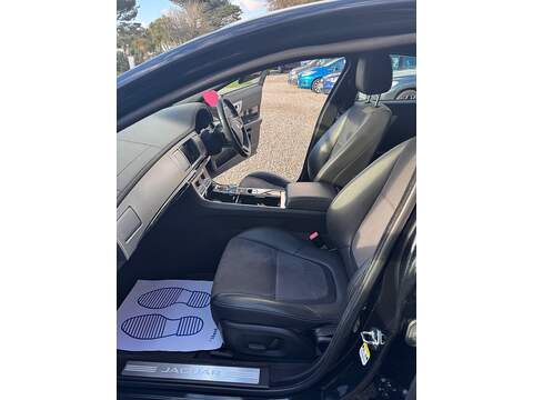 Jaguar XF d R-Sport - U1528