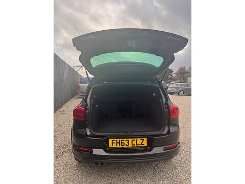 Volkswagen Tiguan TDI BlueMotion Tech R-Line - U1550