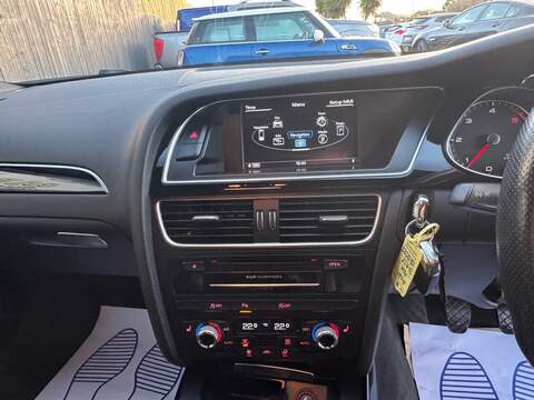 Audi A4 Avant TDI Black Edition Plus - U1555