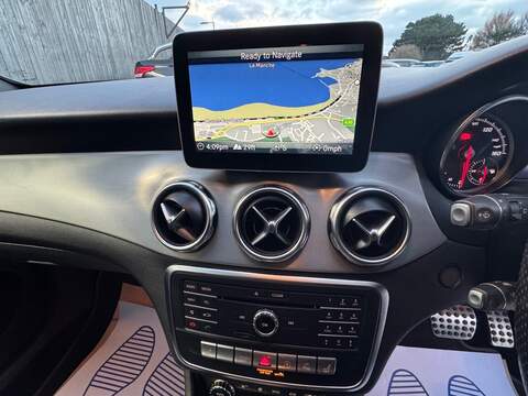 Mercedes-Benz GLA GLA200d AMG Line - U1564