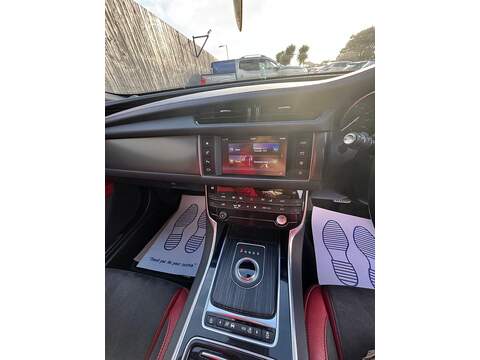 Jaguar XF d V6 S - U1565