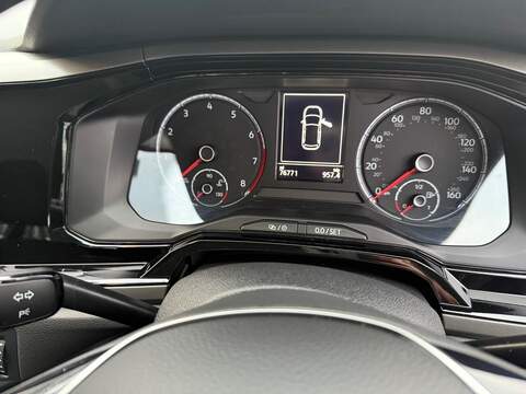 Volkswagen Polo EVO SE - U1570