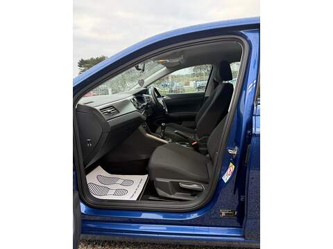 Volkswagen Polo EVO SE - U1570