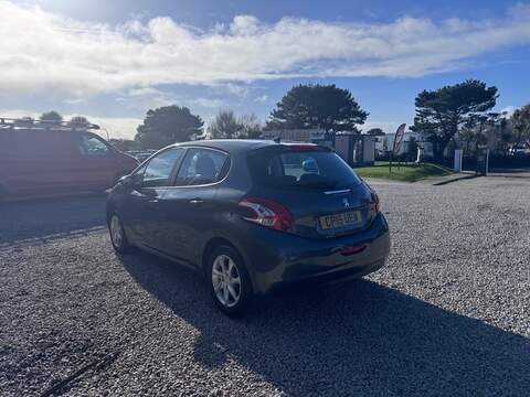 Peugeot 208 VTi PureTech Active - U1592