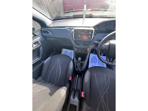 Peugeot 208 VTi PureTech Active - U1592