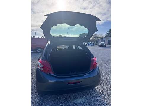 Peugeot 208 VTi PureTech Active - U1592