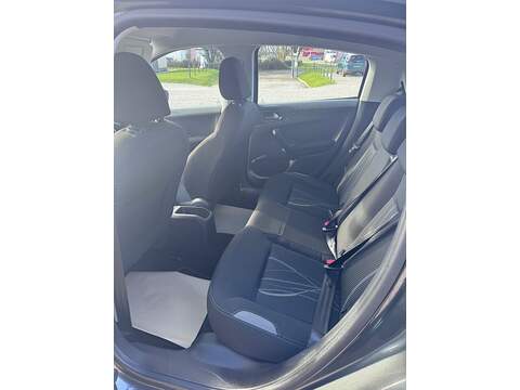 Peugeot 208 VTi PureTech Active - U1592