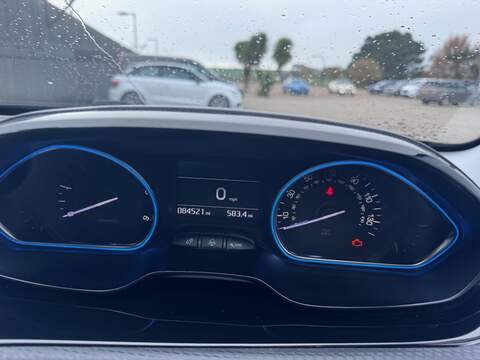 Peugeot 2008 BlueHDi Allure - U1620