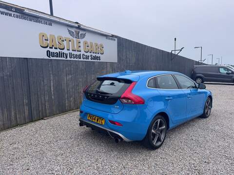 Volvo V40 D2 R-Design Lux Nav - U1624