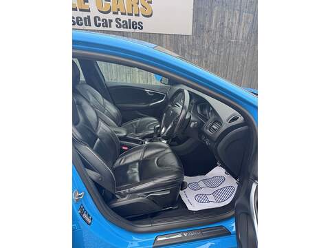 Volvo V40 D2 R-Design Lux Nav - U1624