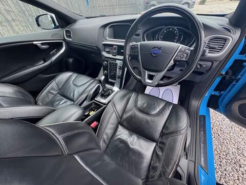 Volvo V40 D2 R-Design Lux Nav - U1624