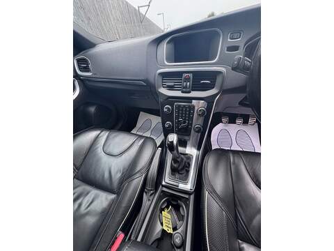 Volvo V40 D2 R-Design Lux Nav - U1624