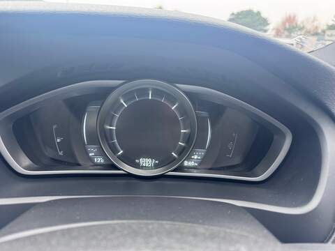 Volvo V40 D2 R-Design Lux Nav - U1624