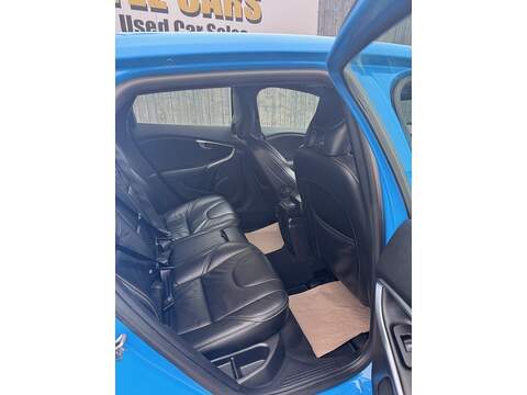 Volvo V40 D2 R-Design Lux Nav - U1624