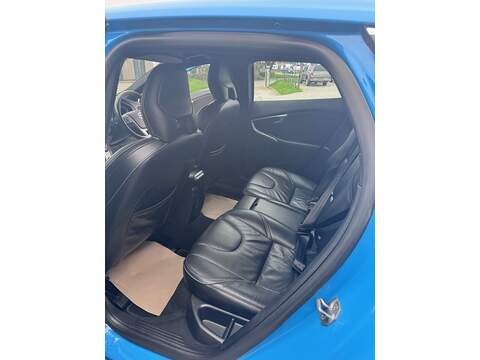 Volvo V40 D2 R-Design Lux Nav - U1624