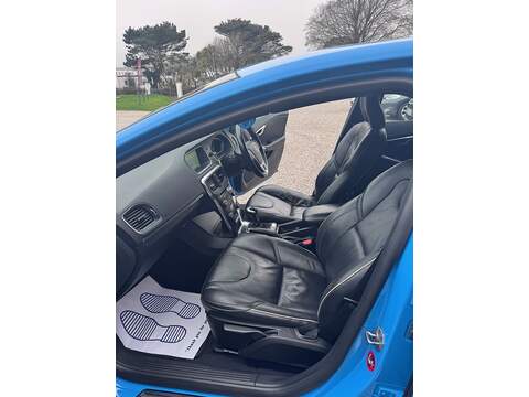 Volvo V40 D2 R-Design Lux Nav - U1624