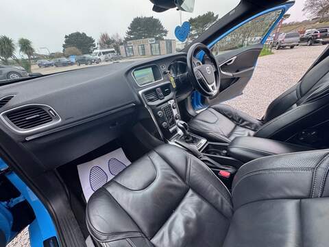 Volvo V40 D2 R-Design Lux Nav - U1624