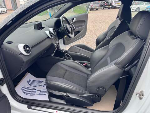 Audi A1 TFSI S line Style Edition - U1646