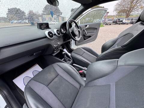 Audi A1 TFSI S line Style Edition - U1646