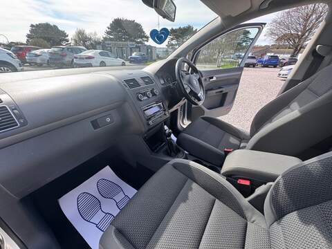 Volkswagen Touran TDI SE - U1649