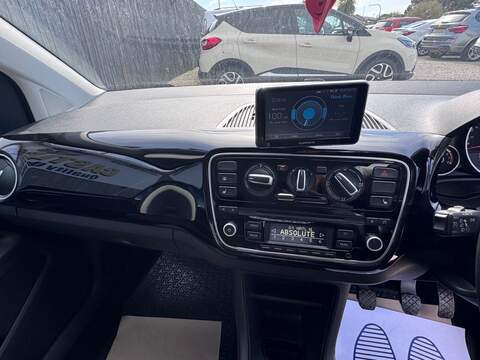 Volkswagen up! High up! - U1655