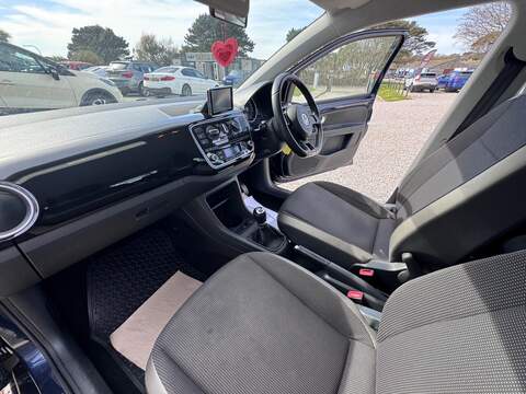 Volkswagen up! High up! - U1655