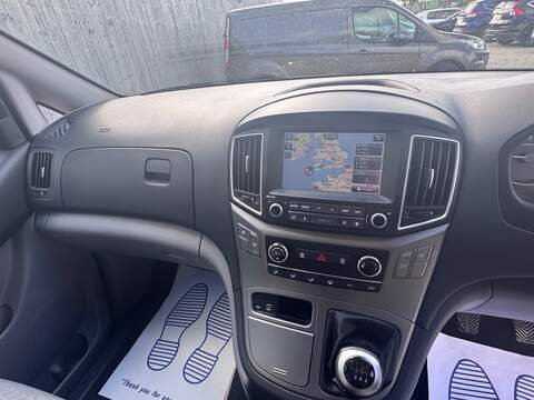 Hyundai i800 CRDi SE Nav - U1659