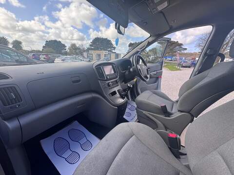 Hyundai i800 CRDi SE Nav - U1659