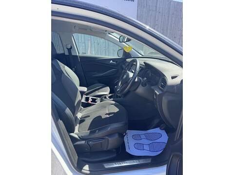 Vauxhall Grandland X Turbo D BlueInjection Sport Nav - U1676
