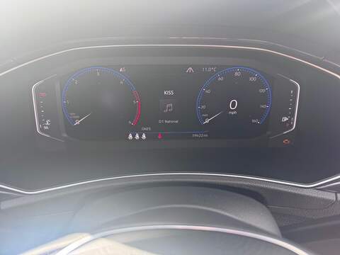 Volkswagen T-Roc TDI SEL - U1682