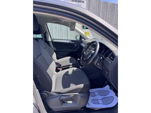 Volkswagen Tiguan TDI BlueMotion Tech SE - U1688