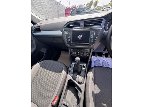 Volkswagen Tiguan TDI BlueMotion Tech SE - U1688