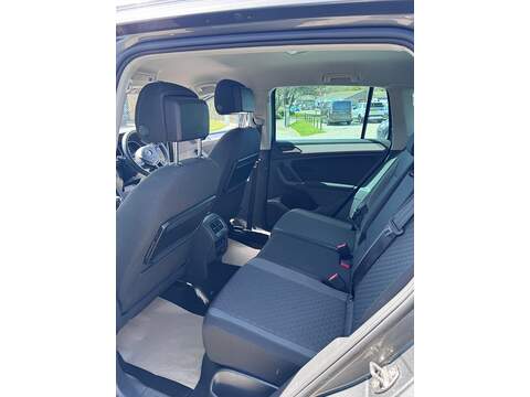 Volkswagen Tiguan TDI BlueMotion Tech SE - U1688