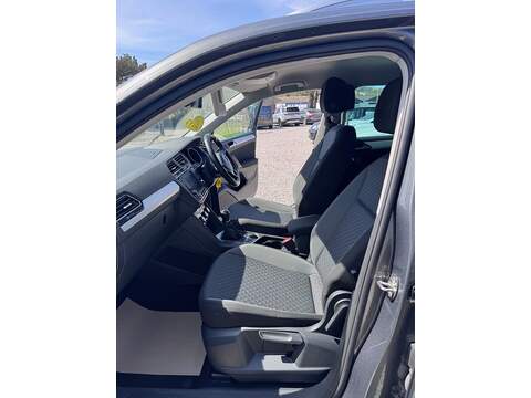 Volkswagen Tiguan TDI BlueMotion Tech SE - U1688