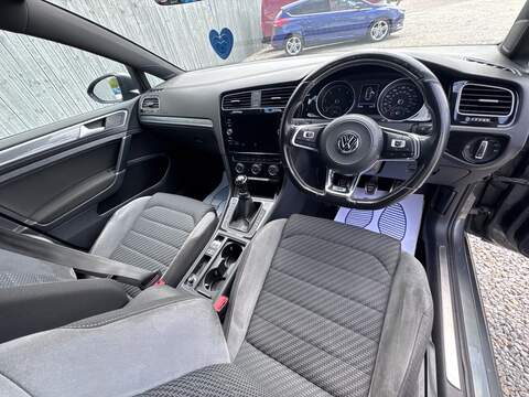 Volkswagen Golf TDI BlueMotion Tech R-Line - U1711