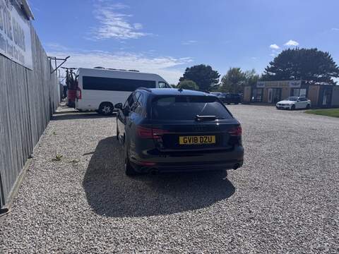Audi A4 Avant TFSI Black Edition - U1714