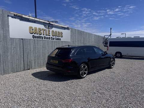 Audi A4 Avant TFSI Black Edition - U1714