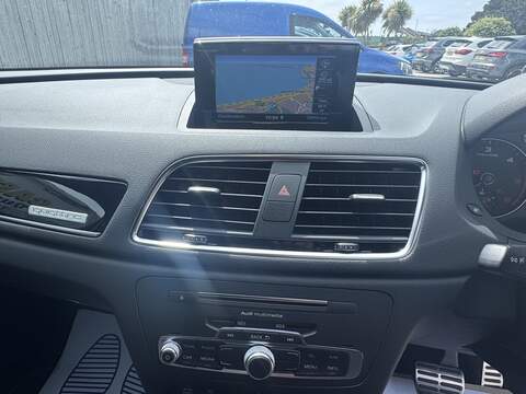 Audi Q3 TDI Black Edition - U1734