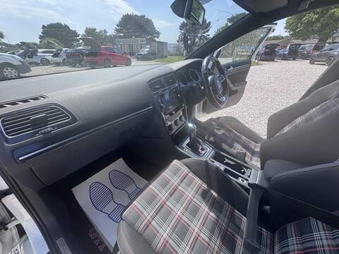 Volkswagen Golf TSI BlueMotion Tech GTI Performance - U1754