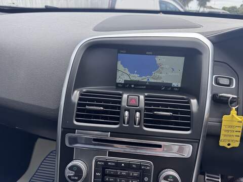 Volvo XC60 D4 R-Design Lux Nav - U1757