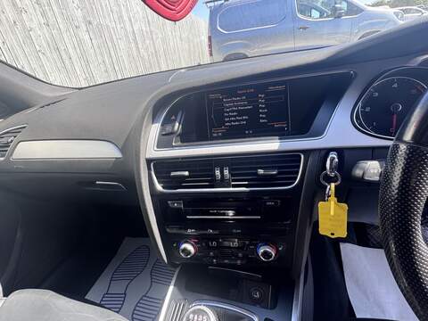 Audi A4 Avant TDI S line - U1765
