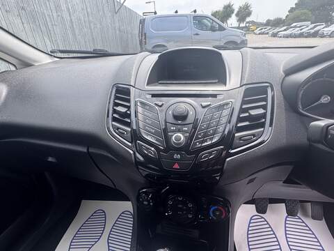 Ford Fiesta Zetec - U1775