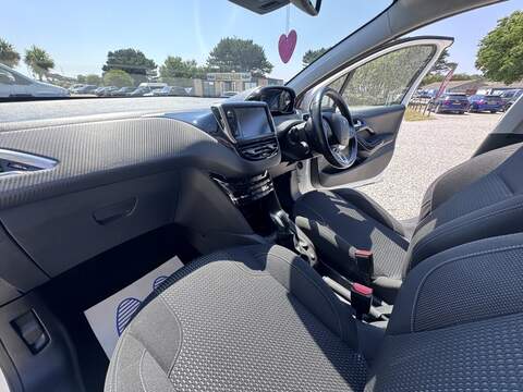 Peugeot 208 PureTech Tech Edition - U1776